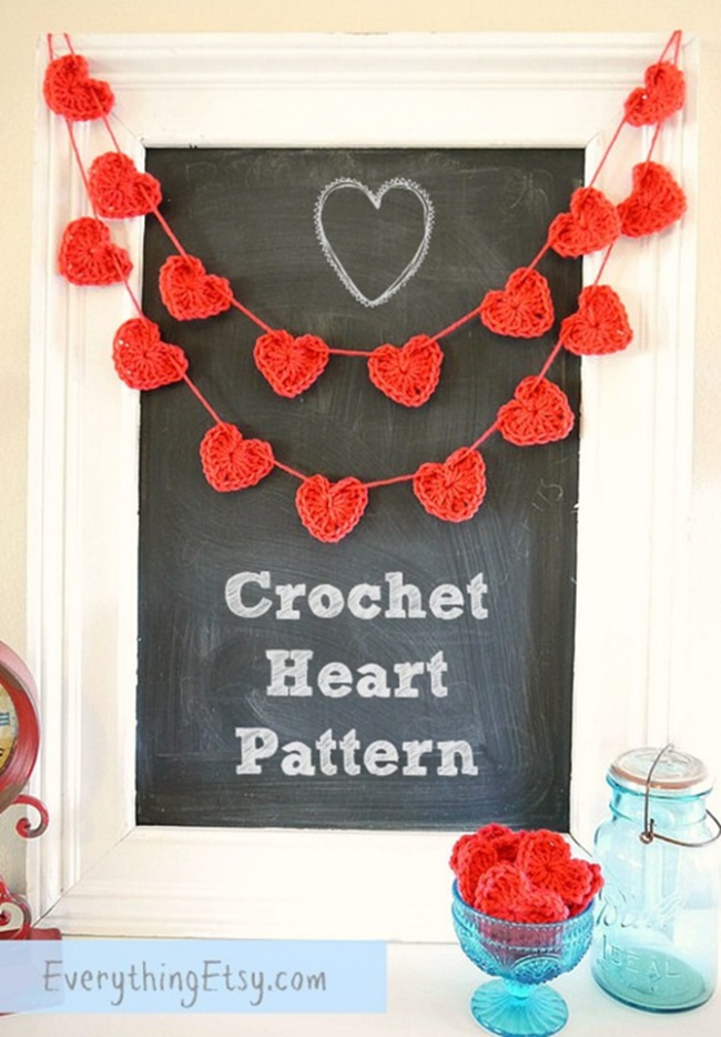 FreeCrochetHeartBannerPattern12ValentinesDayProjectson